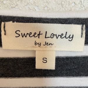 Sweet Lovely boutique brand! Fake buttons! Size small